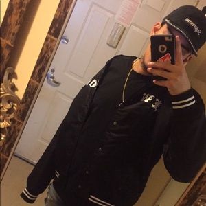 Meet your Posher, Max